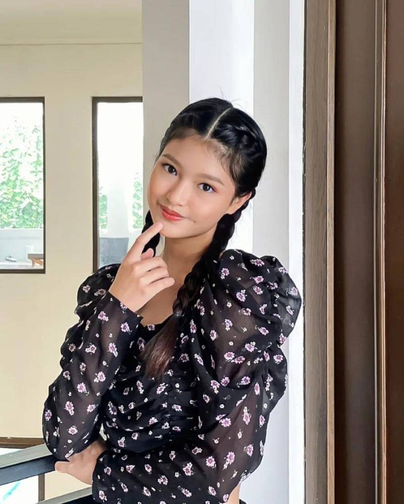 Instagram.com/jkt48.elin_